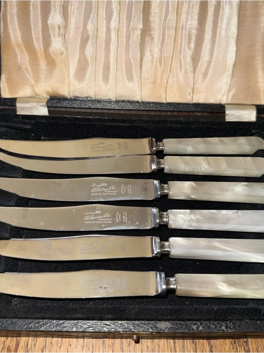 Vintage  Sheffield England Mother of Pearl Steak Knives SET OF 6 with case